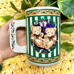 Christmas Teddy Bears Decorative Mug - Green & White Holiday Design 🎄 🧸